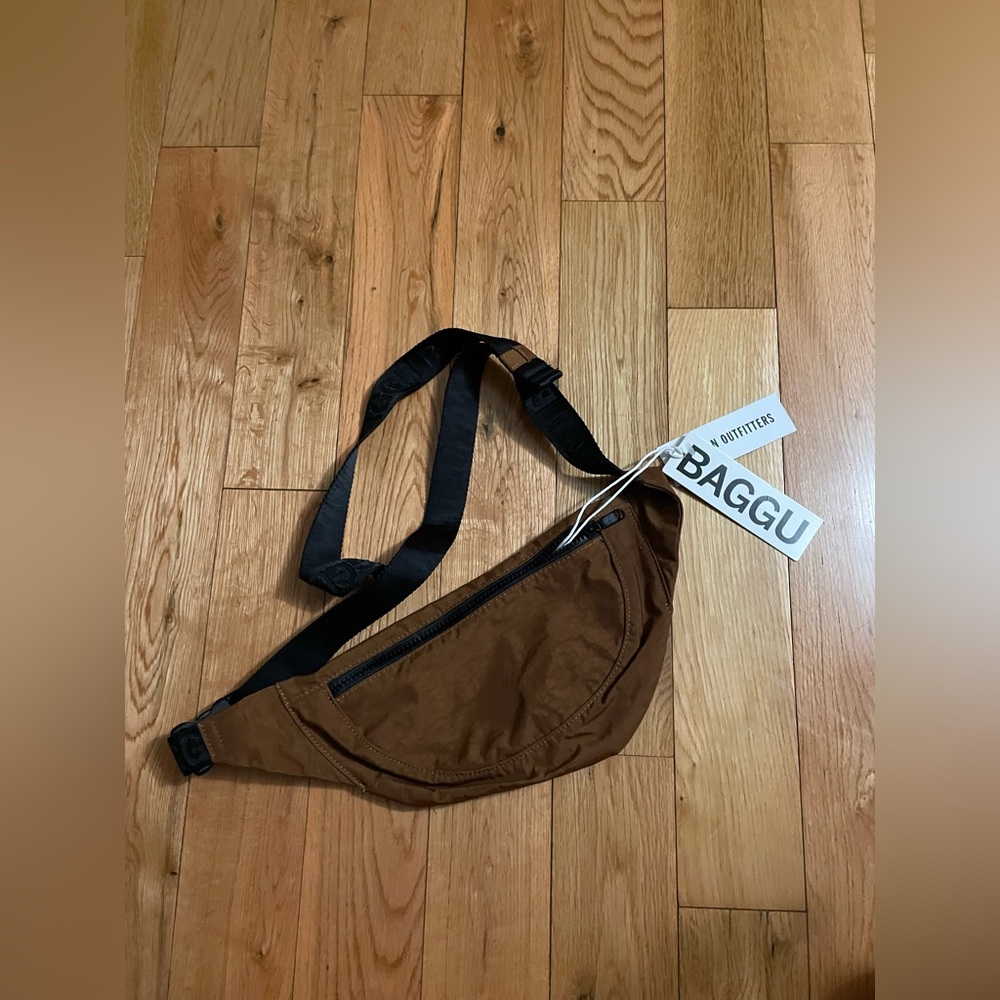 BAGGU Brown Crossbody Belt Bag with Black Strap